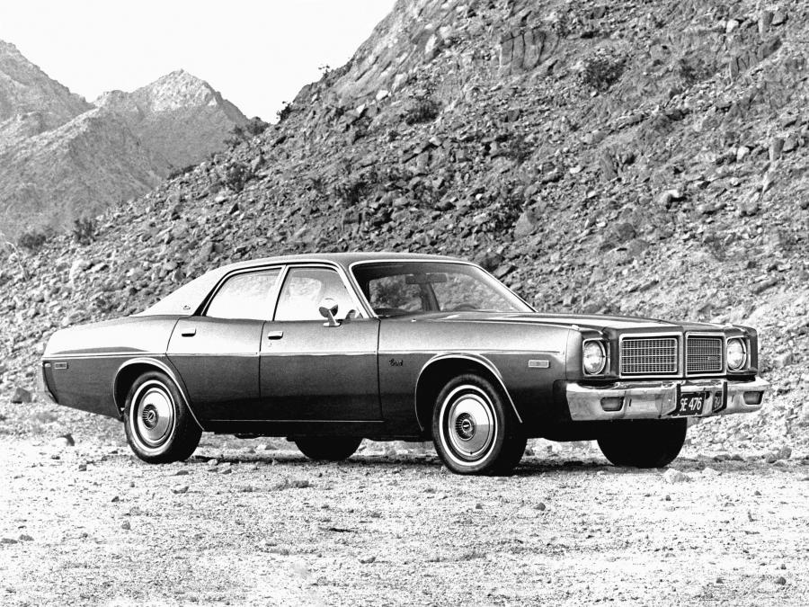  Dodge Coronet Custom Sedan 1976 года  (фото 1 из 2)